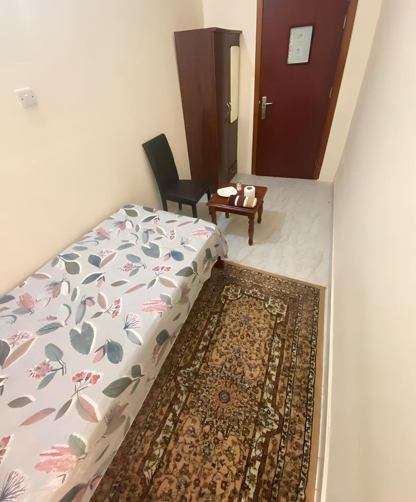 Хостел Abu Dhabi Comfortable Экстерьер фото